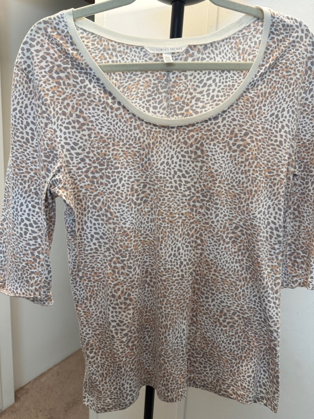 Victoria's Secret Beige and Light Gray Leopard Scoop Neck 3/4 Sleeve Top